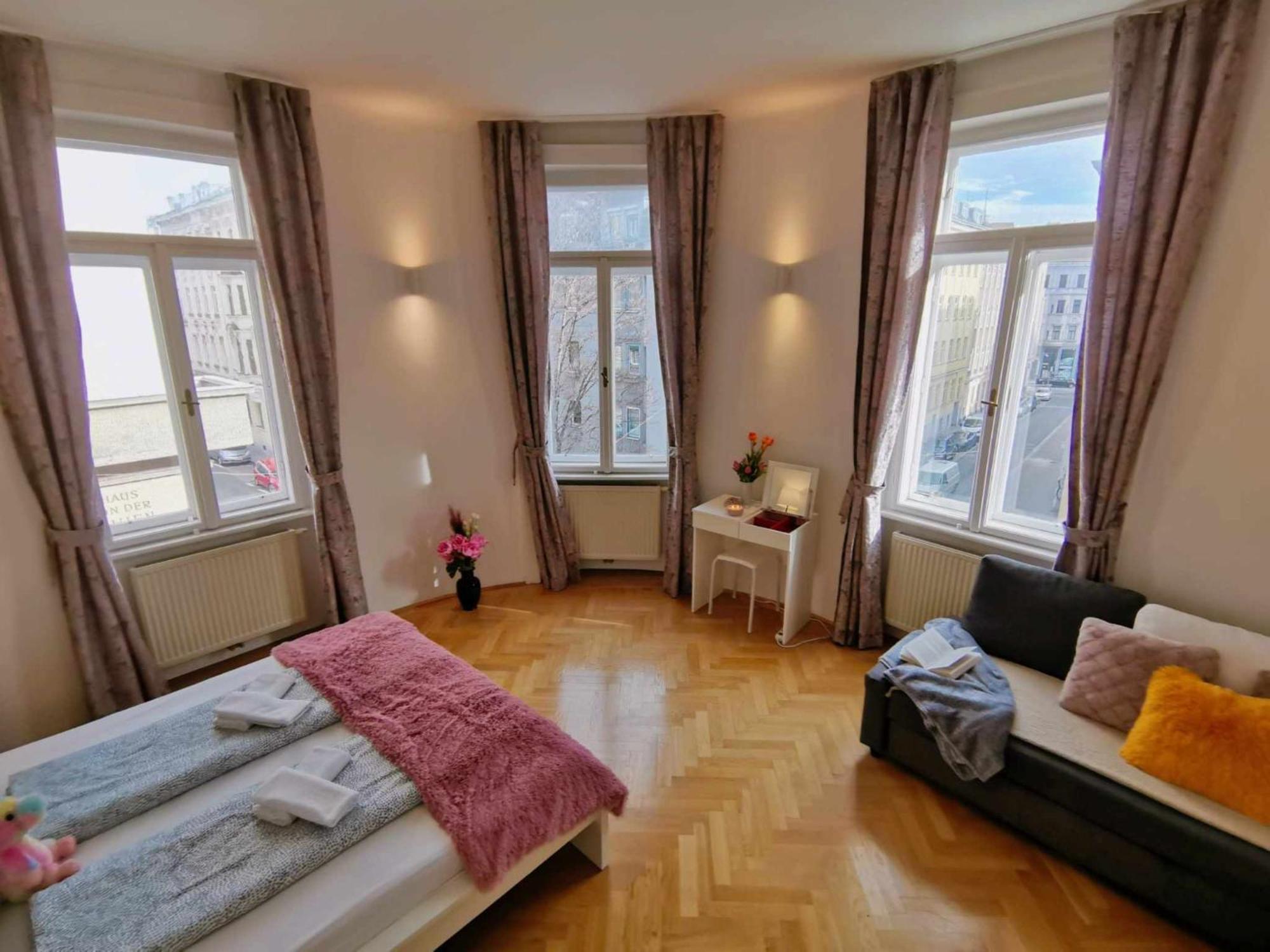 Central And Round 3 Minutes To City Shopping Center And Schoenbrunn Palace Viena Exterior foto